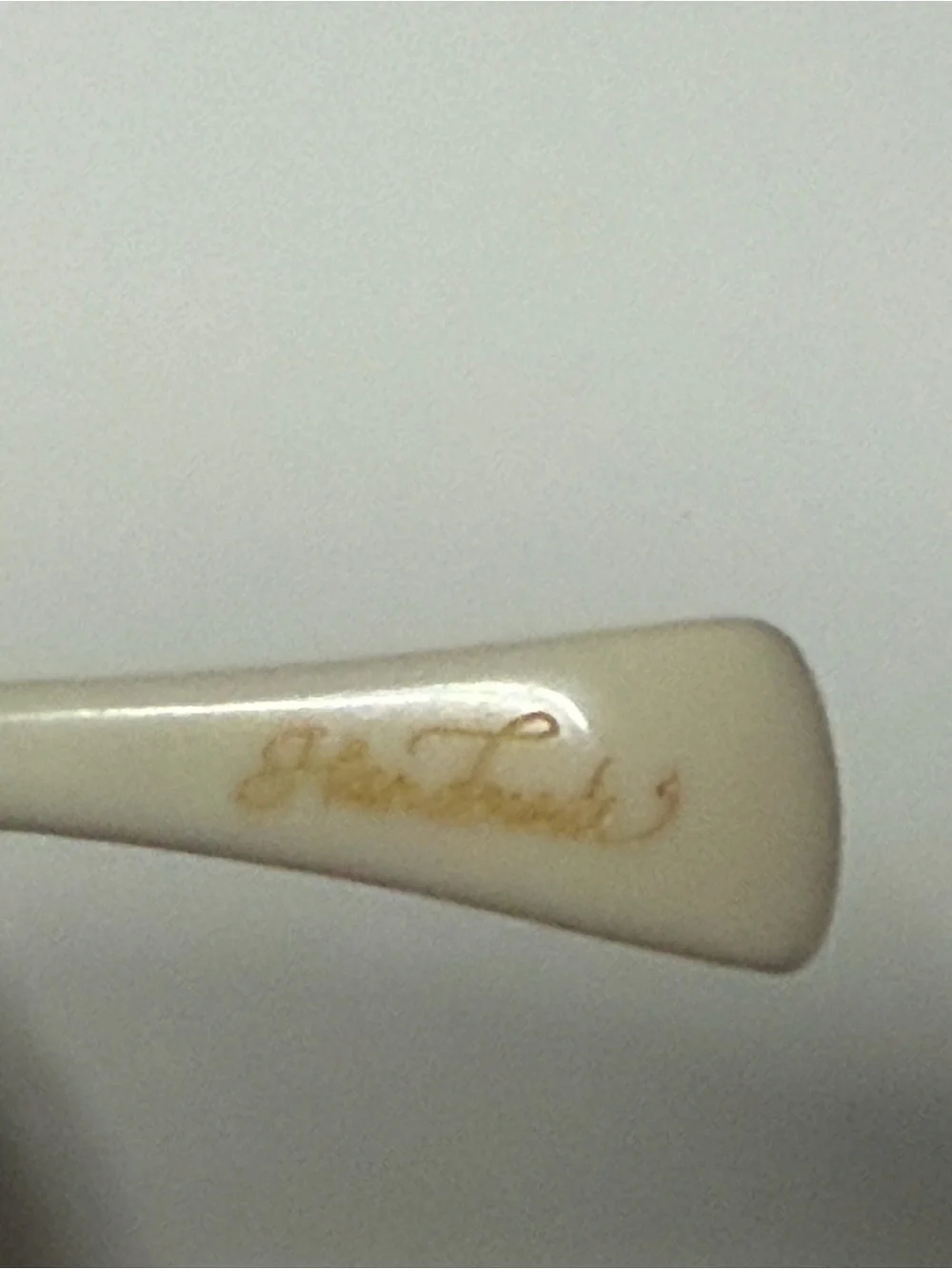RAEN Cream Cat-Eye Sunglasses with Dark Lenses NEVER WORN